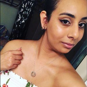 Meet your Posher, Lorraine